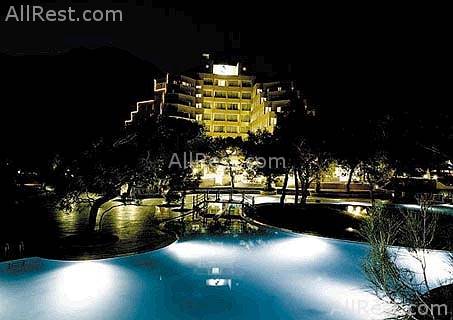 Royal Resort Hotel 4